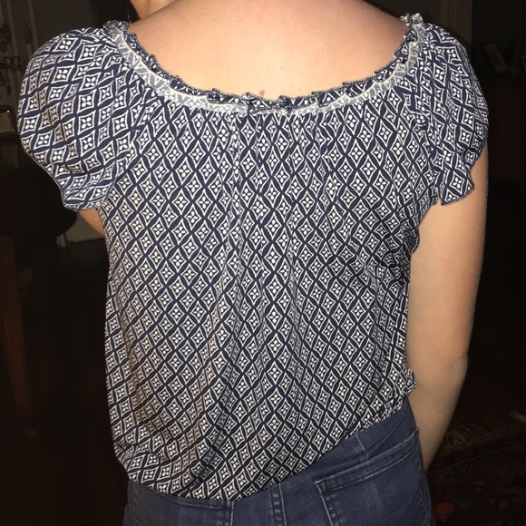 Patterned top - Picture 2 of 3
