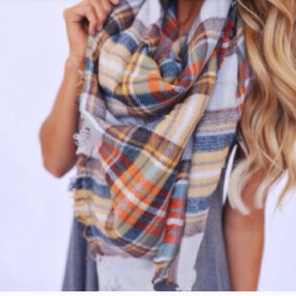 CHECK CLOSET FOR NEW LISTING - Picture 3 of 4