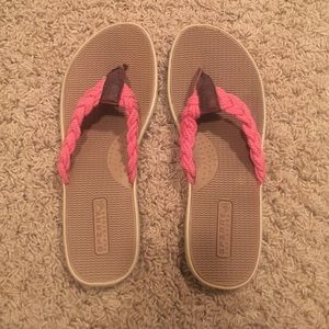 Sperry flip flops