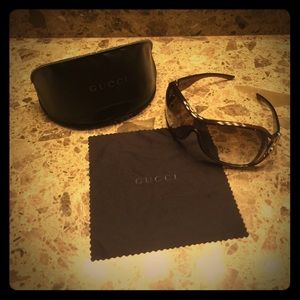Gucci Designer Sunglasses!! (Authentic!!!)😎