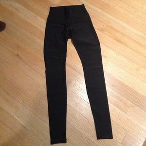 Black full length lululemon shine pant