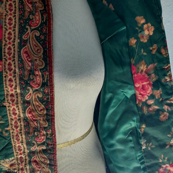 Vintage Vera Bradley jacket in "Greenbriar" - Picture 3 of 3