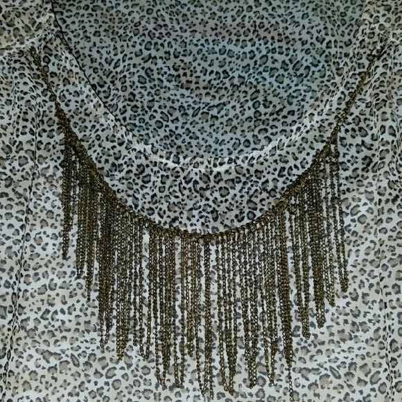 Necklace Accented Sleeveless Blouse ! Cute&Comfy! - Picture 3 of 4