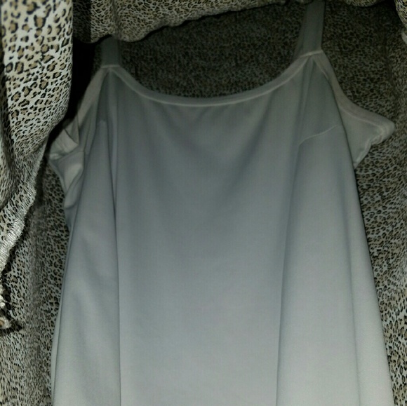 Necklace Accented Sleeveless Blouse ! Cute&Comfy! - Picture 4 of 4