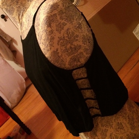 Silence & Noise crop top - Picture 2 of 3