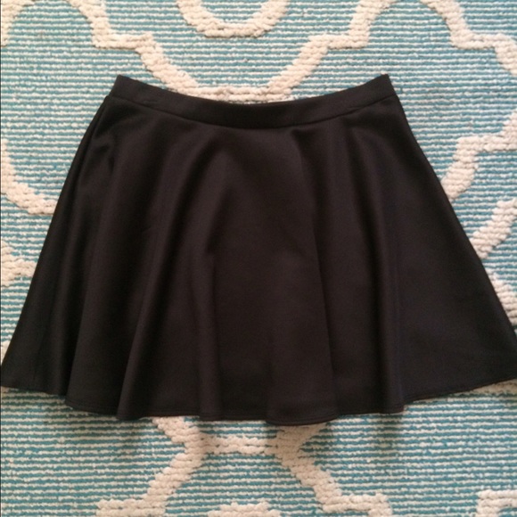 Black skater skirt