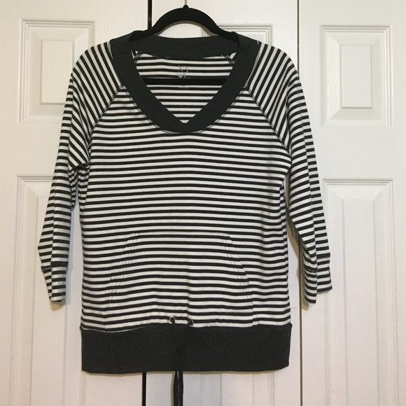 New York and company sweater