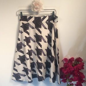 Beautiful print exquisite fabric designer skirt!