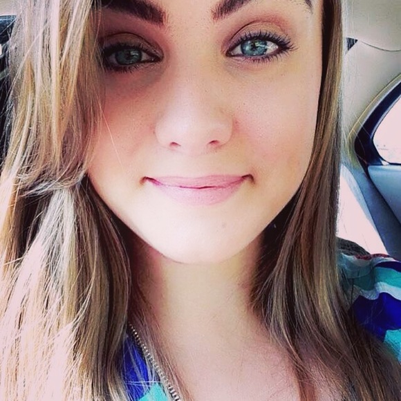 Meet your Posher, Haleigh