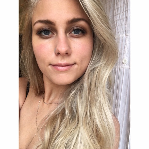 Meet your Posher, Ashley - Picture 2 of 2