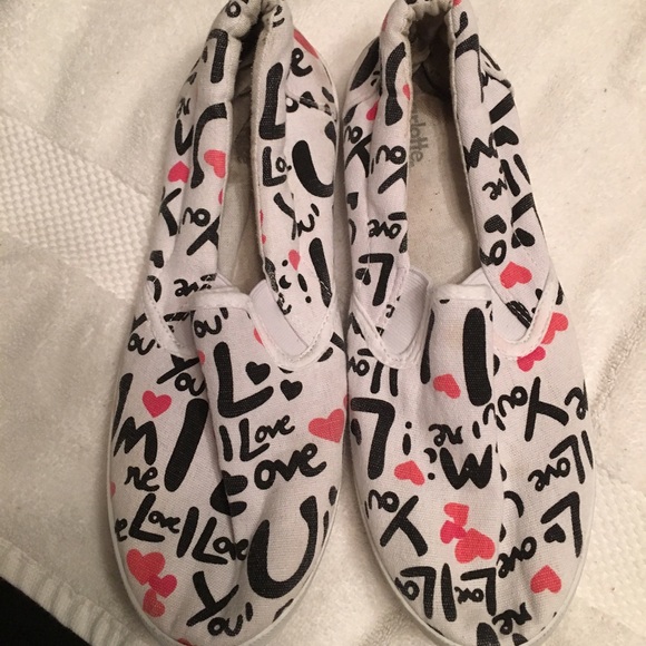 💕Buy 2 get 1 free 💕  I love shoes