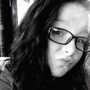 Meet your Posher, Chloe