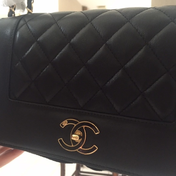 CHANEL MADEMOISELLE VINTAGE FLAPBAG GOLD METAL - Picture 2 of 8