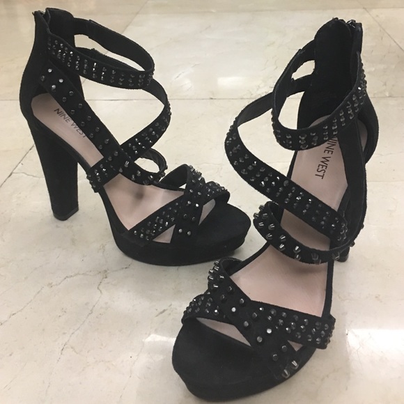 👠 REDUCED Nine West High Heel w/Rhinestones 👠