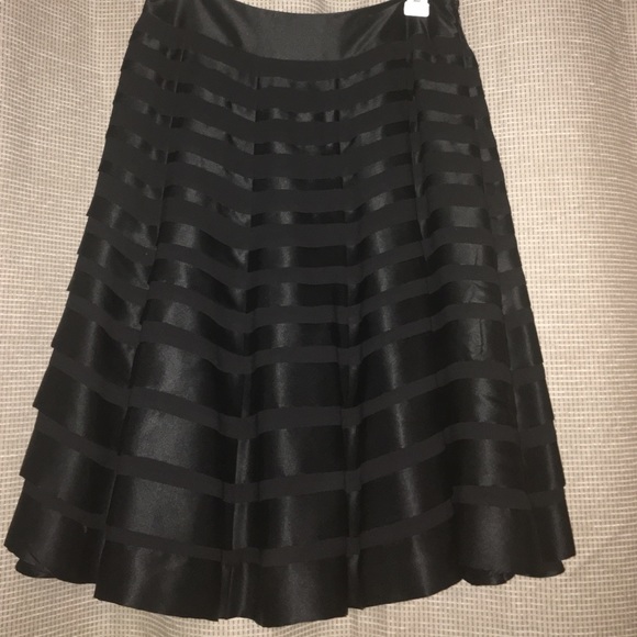 Carmen Marc Valvo beautiful silk a-lined skirt