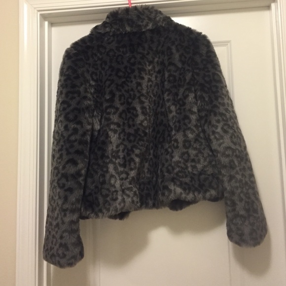 🎉HOST PICK🎉Faux fur GAP Kids animal print coat - Picture 3 of 4