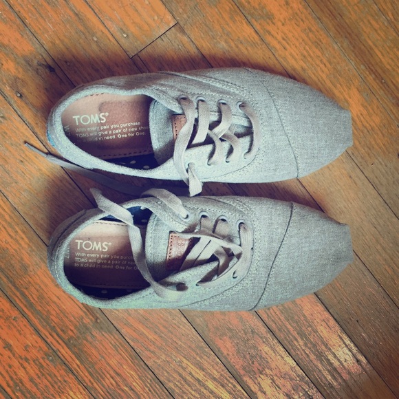 Toms
