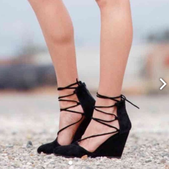 Iso!!!! Jeffrey Campbell Overte heels. 7.5