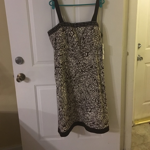 Dresses & Skirts - Brown and white print dress