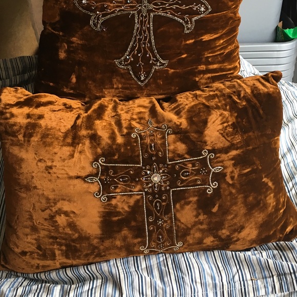 Set of two (2) decorative pillows - Picture 3 of 3
