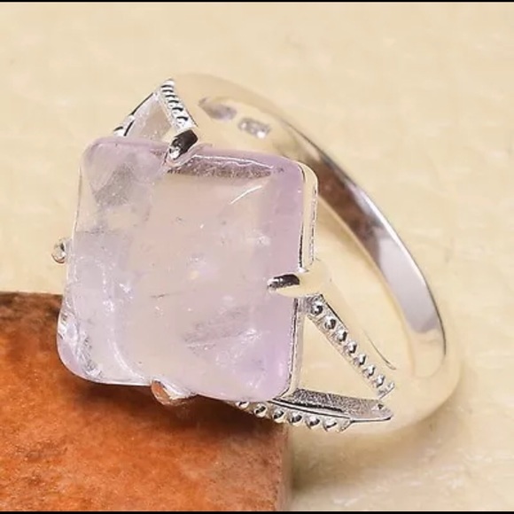 Sterling Silver Light Amethyst Gemstone Ring - Picture 1 of 1