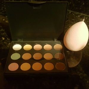 NEW 15 Color Contour Concealer & Blending Sponge