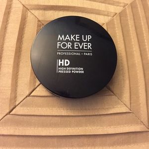 Make up Forever HD pressed powder