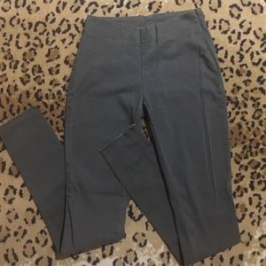 SALE! Won't accept offers. James Perse Skinny Pant