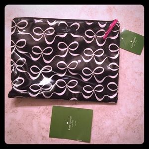 HP♠️Kate Spade Makeup Bag🎀