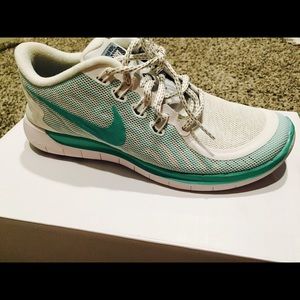 Nike Free 5.0 tennis shoes