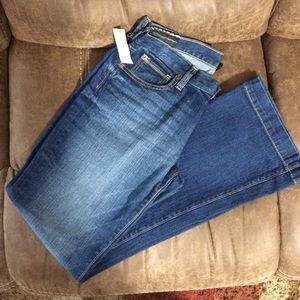 Ladies BNWT- Gap Jeans- Size 6/28