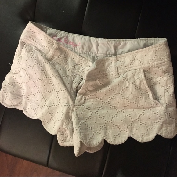 Cute lace shorts