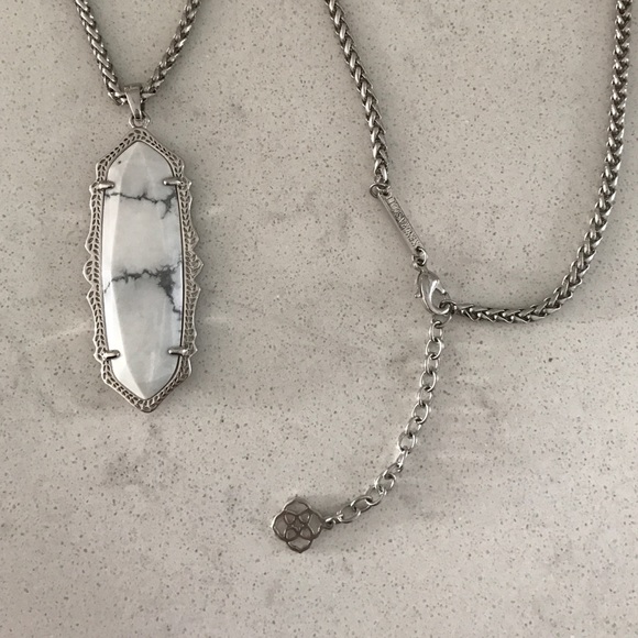 Kendra Scott Howlite Frances Necklace Marble - Picture 4 of 4
