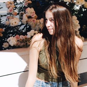 Meet your Posher, Eve