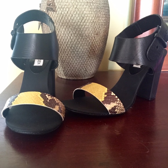 STEVE MADDEN SNEEKY BLACK/YELLOW HEELS - Picture 1 of 4