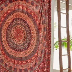 UO TAPESTRY