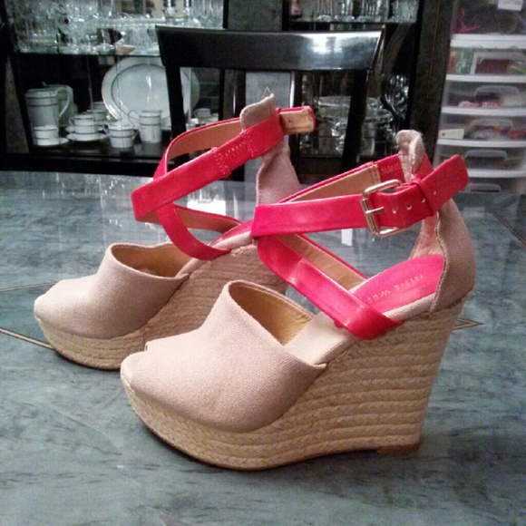 Beautiful Nine West wedges - Picture 3 of 7