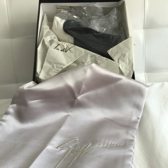 💥AUTHENTIC  Giuseppe Zanotti - Picture 3 of 4