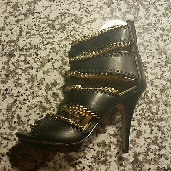 Zigi Soho Leather and Chain Heels