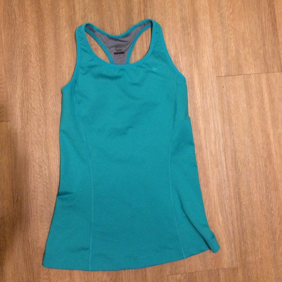 Nike workout top