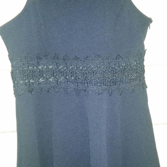 TEXTURED FLARED DRESS WITH CROCHET INSET -M..NEW!! - Picture 2 of 2
