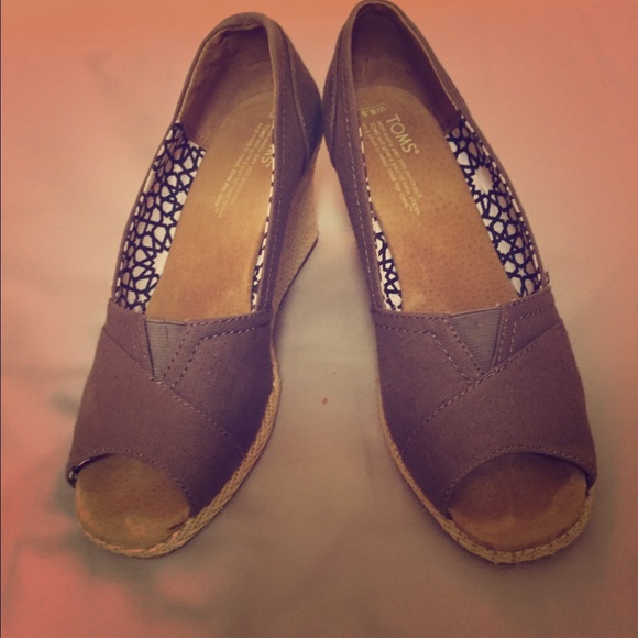TOMS brushed linen wedges