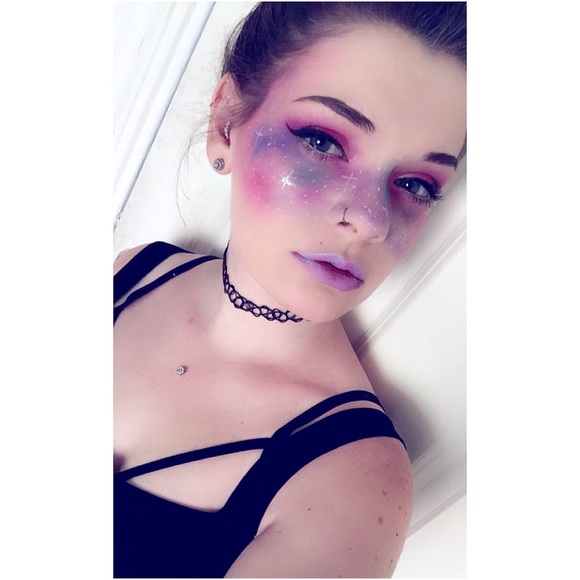 Meet your Posher, Cait - Picture 2 of 2