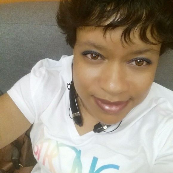 Meet your Posher, Benita - Picture 1 of 1