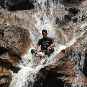 Meet your Posher, Amin