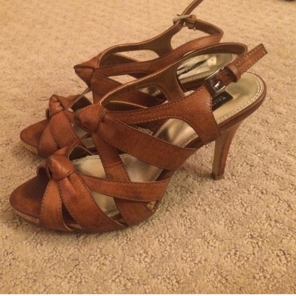 ⚡️Sale⚡️Brown Leather Strappy Heels