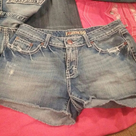 LIKE NEW BKE SHORTS