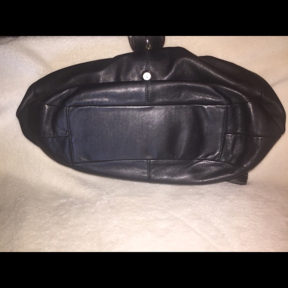 Coach large leather shoulder bag and wallet - Picture 4 of 4