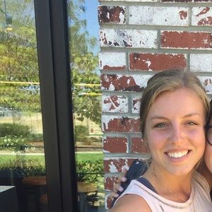 Meet your Posher, Libby