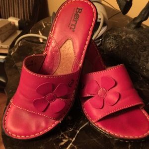 Born leather sandals. Red with flower. Size 7